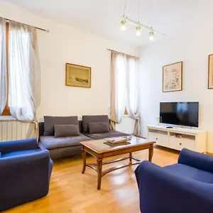 Apartment Apostoli 